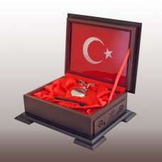 KÖSTEKLİ SAAT KALEM BAYRAK ÖZEL KUTULU KÖSTEKLİ SAAT KALEM BAYRAK ÖZEL KUTULU