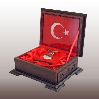 KÖSTEKLİ SAAT KALEM BAYRAK ÖZEL KUTULU KÖSTEKLİ SAAT KALEM BAYRAK ÖZEL KUTULU